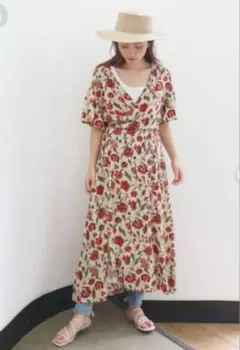花柄マキシワンピース クリーム色 赤　ungrid アングリッド　羽織りワンピ