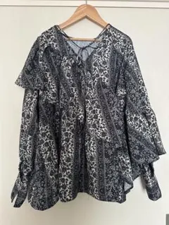 AMERI VINTAGE アメリヴィンテージ ペイズリー フラワープリントのサムネイル