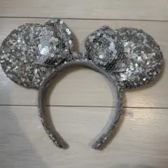 ディズニー　カチューシャ　スパンコール　シルバー