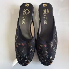 新品未使用　花柄刺繍　チャイナシューズ　ミュール　24cm