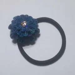 つまみ細工 ヘアゴム ハンドメイドのサムネイル