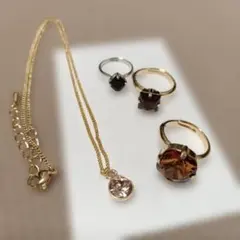クリスタル素材ネックレス&リング4点セットまとめ売り