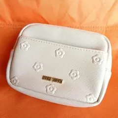 MARY QUANT エンボス ポーチ☆ベージュ
