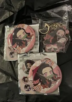 3 竈門禰豆子 3個セット アクリルキーホルダー 缶バッジ ぺたん娘 和傘 鬼滅