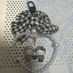 サンリオ ハローキティ モノクロガーリーふたごコーデ キーホルダー