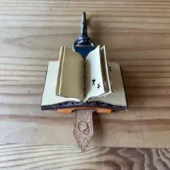 Item thumbnail for item 14647072-78f9-46f8-8b9f-90ef3b9537ed