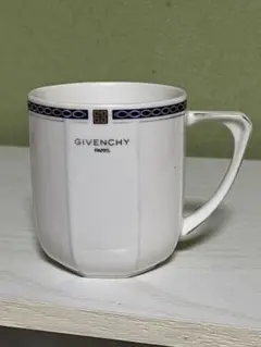 生産終了品GIVENCHY ティーカップ 八角形 ホワイト　箱無し