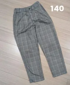 UNIQLO　GIRLS タックワイドテーパードパンツ（チェック）140