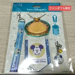ファンダフルディズニー ジュビリーバッジセット 25周年 - メルカリ