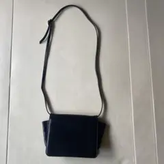 ブラック レザー ショルダーバッグのサムネイル