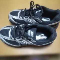 NIKE スニーカー ブラック×シルバーエアマックスモト2k