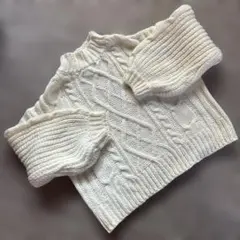 アイボリー ケーブルニット ハイネック