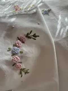 フランスアンティークஐ⋆*可愛い小花手刺繍の可愛いテーブルクロス