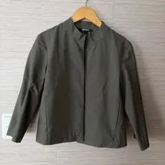 美品✴︎DKNY ノーカラージャケット カーキ サイズ4のサムネイル