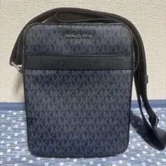 MICHAEL KORS メンズ ショルダーバッグ シグネチャー柄のサムネイル