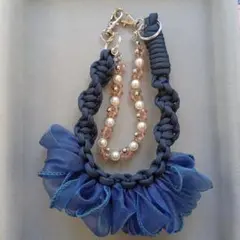 パラコード　ストラップ　ハンドストラップ　チャーム　ネイビー　ピンク　ビーズ花