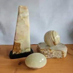 天然石　グリーンオニキス　大きな薔薇　花　カービング　自立可能⭐️3082 天然石 グリーンオニキス 大きな薔薇 花 カービング 自立可能⭐️3082