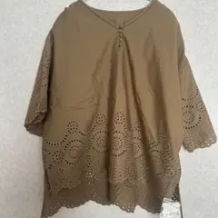 新品未使用品⭐︎ビームス⭐︎BEAMS⭐︎ブラウン 半袖 レース装飾 ブラウス