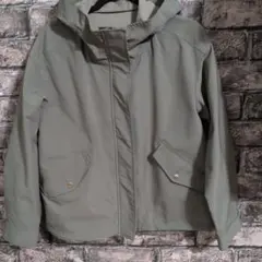 GU マウンテンパーカー オリーブグレーＬサイズ