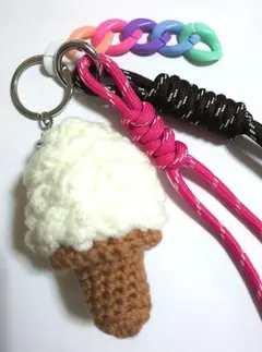 大きなソフトクリームのパラコードストラップ キーホルダー