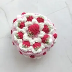 ぷっくりいちごモチーフのかぎ針編みポーチ 匿名配送