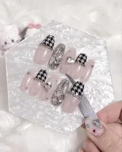 ネイルチップ 量産型 千鳥柄 キラキラネイル オタク スナ系 ハート ちゅるん