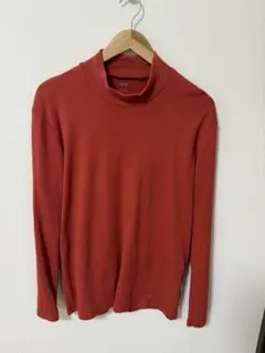 ユニクロ　オレンジレッドタートルネック Lサイズ 長袖カットソー