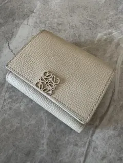 LOEWE ロエベ 三つ折り財布 ウォレット アナグラム 財布のサムネイル
