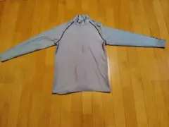 UNDER ARMOUR MODIFIED ハイネック長袖トップス