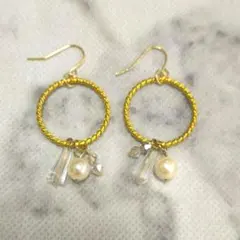 ハンドメイド ゴールド パール ビーズ ゆらゆら ピアス♪