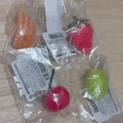 FANS ボールチェーン付き フルーツフィギュア リアル　食品サンプル４個セット