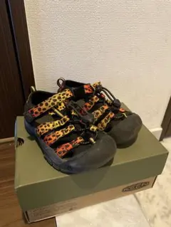 【さらに値下げしました】KEEN 18センチ　サンダル