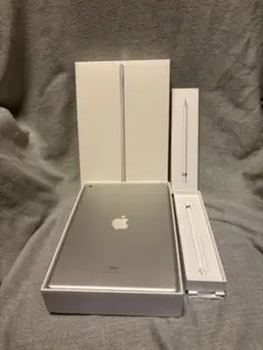 Apple iPad 第9世代 64GB 10.2インチ Wifiモデルのサムネイル