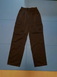 H&M 黒いカーゴパンツ ナイロン素材　未使用品
