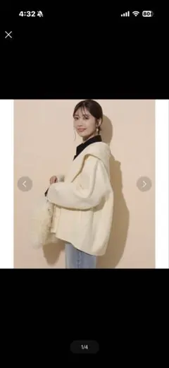 フードリバーショートコート