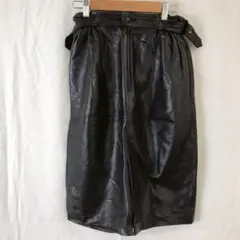LEGNA　レザーショートパンツ ウエストギャザー
