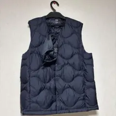 UNIQLOライトダウンウェーブキルトベストネイビーM