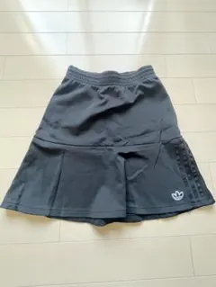adidas スカート フレア