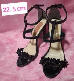 黒のストラップ付きハイヒール 22.5cmのサムネイル
