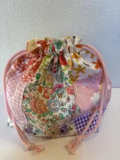 【ハンドメイド 】パッチワーク 巾着袋 花柄 お弁当入れ