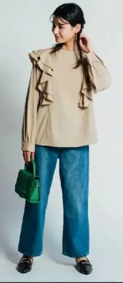 アクアガレージ　ラッフルブラウスのサムネイル