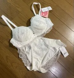 チュチュアンナ　ホワイトブラ＆ショーツセット　B75 【新品未使用タグ付】