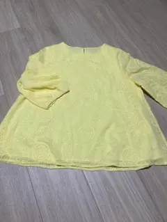 イエロー 花柄刺繍 七分袖トップス　春服