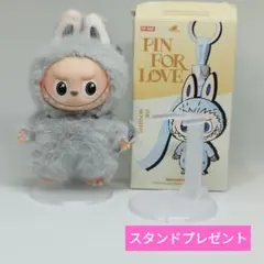 【C】PIN FOR LOVE ラブブ イニシャル ぬいぐるみ スタンド付き