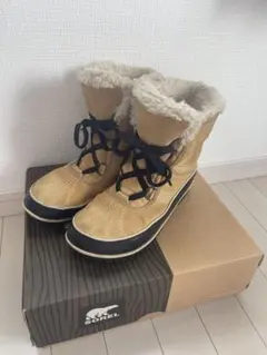 SOREL ベージュ ファー付きスノーブーツ
