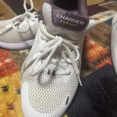Under Armour Charged Pursuit スニーカーのサムネイル