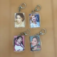 TWICE ナヨン ジョンヨン チェヨンのキーホルダー 4点セット