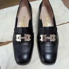 Ferragamo　パンプス