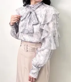 INGNI 袖フリル花柄シアーブラウス