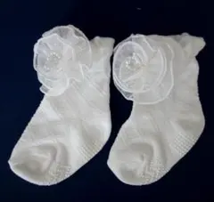 高級アトリエ製作　1・2歳用ベビーキッズソックス　オフホワイトのチュールフラワー
